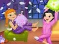 Laro Crazy pillow fight sa isang sleepover  online
