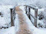 Laro Bridge Winter Snow Jigsaw  online