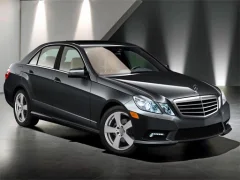 Laro E-Class Sedan Puzz online