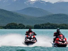 Laro Jetski Racing World online