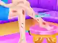 Laro Girl Bathroom Accident online