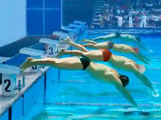 Laro Swimming Pool Race online