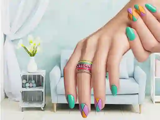 Laro Nail Art Puzzle online