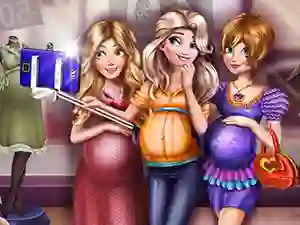 Laro Princesses Pregnant Selfie online