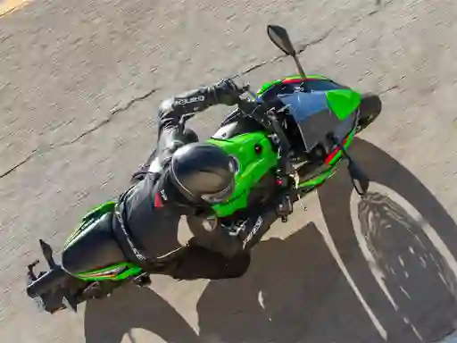 Laro Kawasaki Ninja 650 online